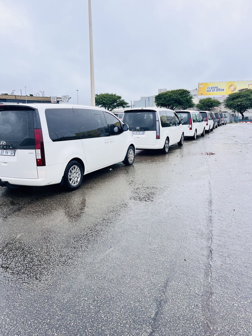 Travel from Johannesburg to surrounding areas in comfortable luxury vehicles